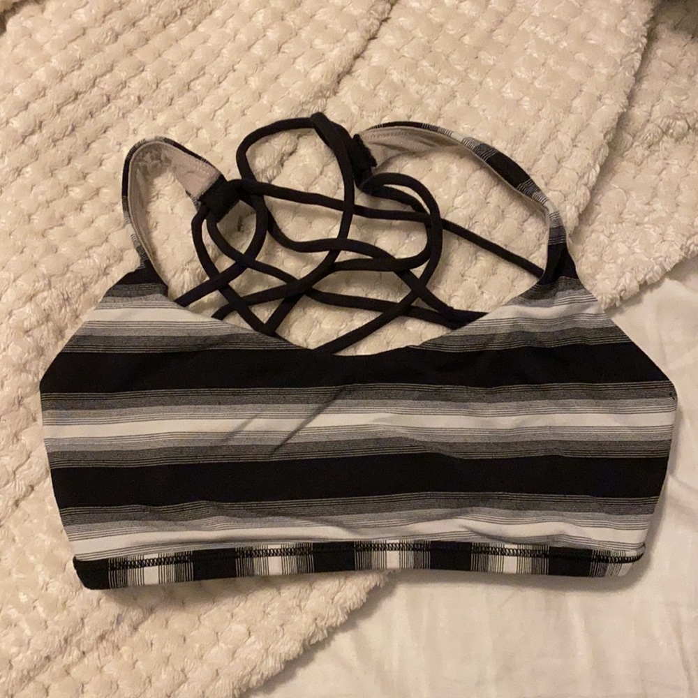 Lululemon free to be bra